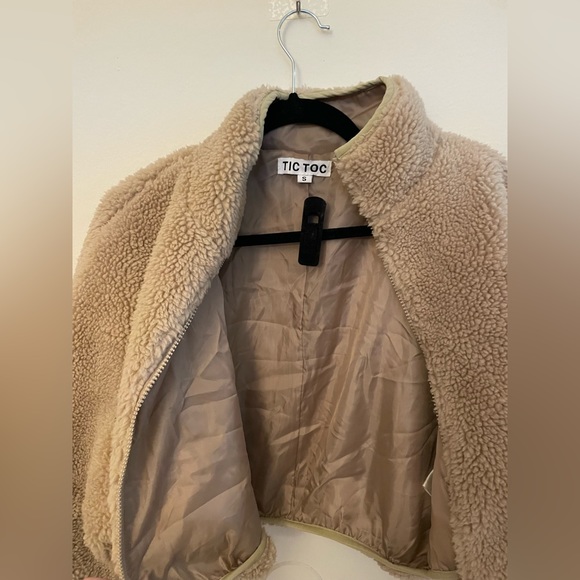 Faux Fur Cropped Zip-Up Jacket - Picture 2 of 4